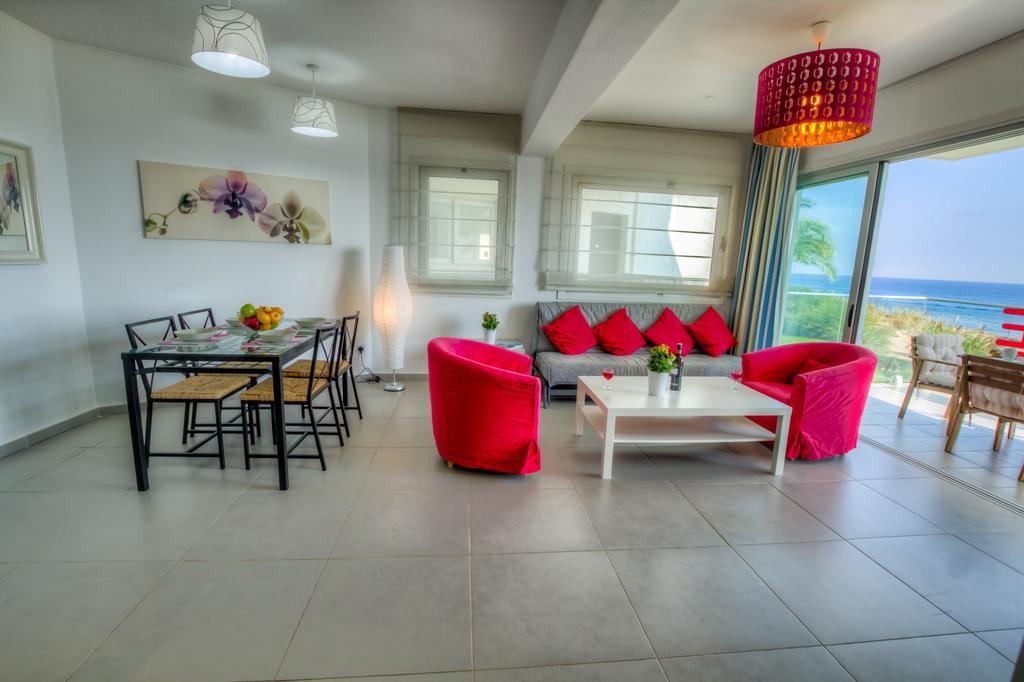 Beachfront Trident Πρωταράς Εξωτερικό φωτογραφία