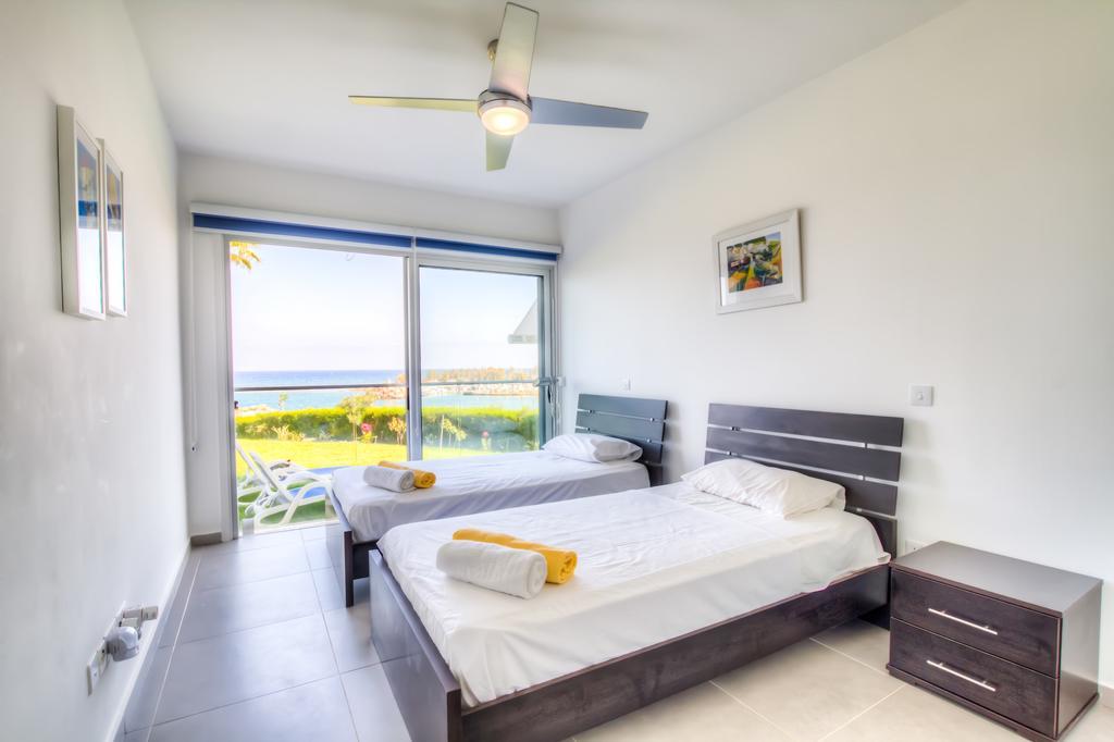 Beachfront Trident Πρωταράς Εξωτερικό φωτογραφία